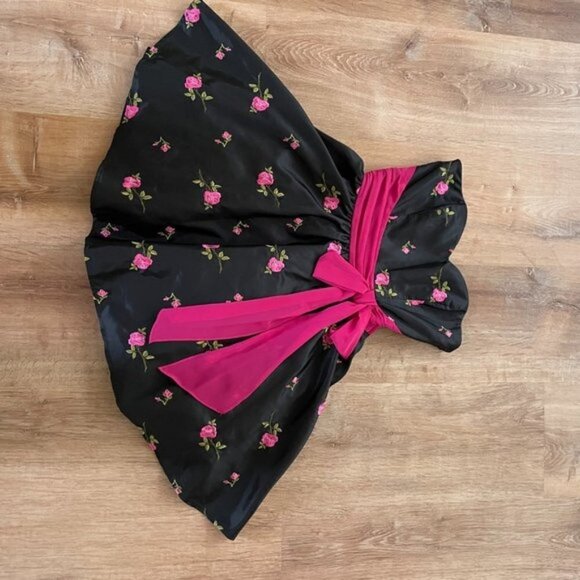 Betsey Johnson EVENING COLLECTION Size 0 Black satin dress with pink embroidered - Picture 5 of 12